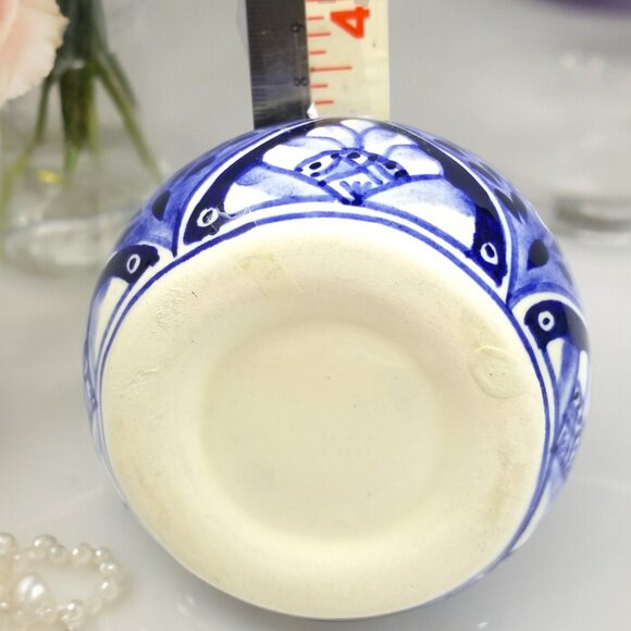 Vintage Cobalt Blue & White Porcelain Small Jewelry Trinket Box with Cover - Picture 10 of 11